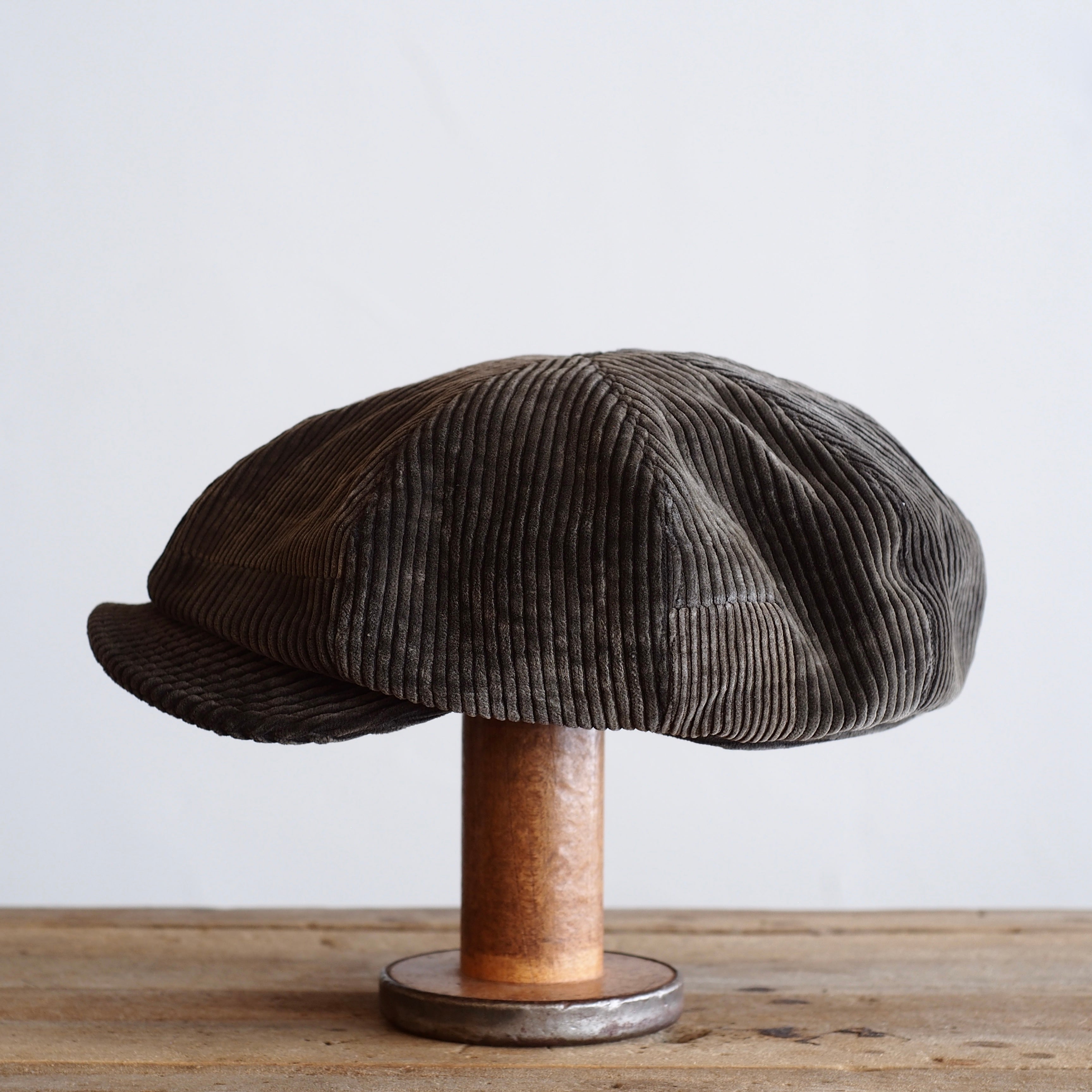 FRENCH VINTAGE CORD CAP ~type newsboy~61 patch