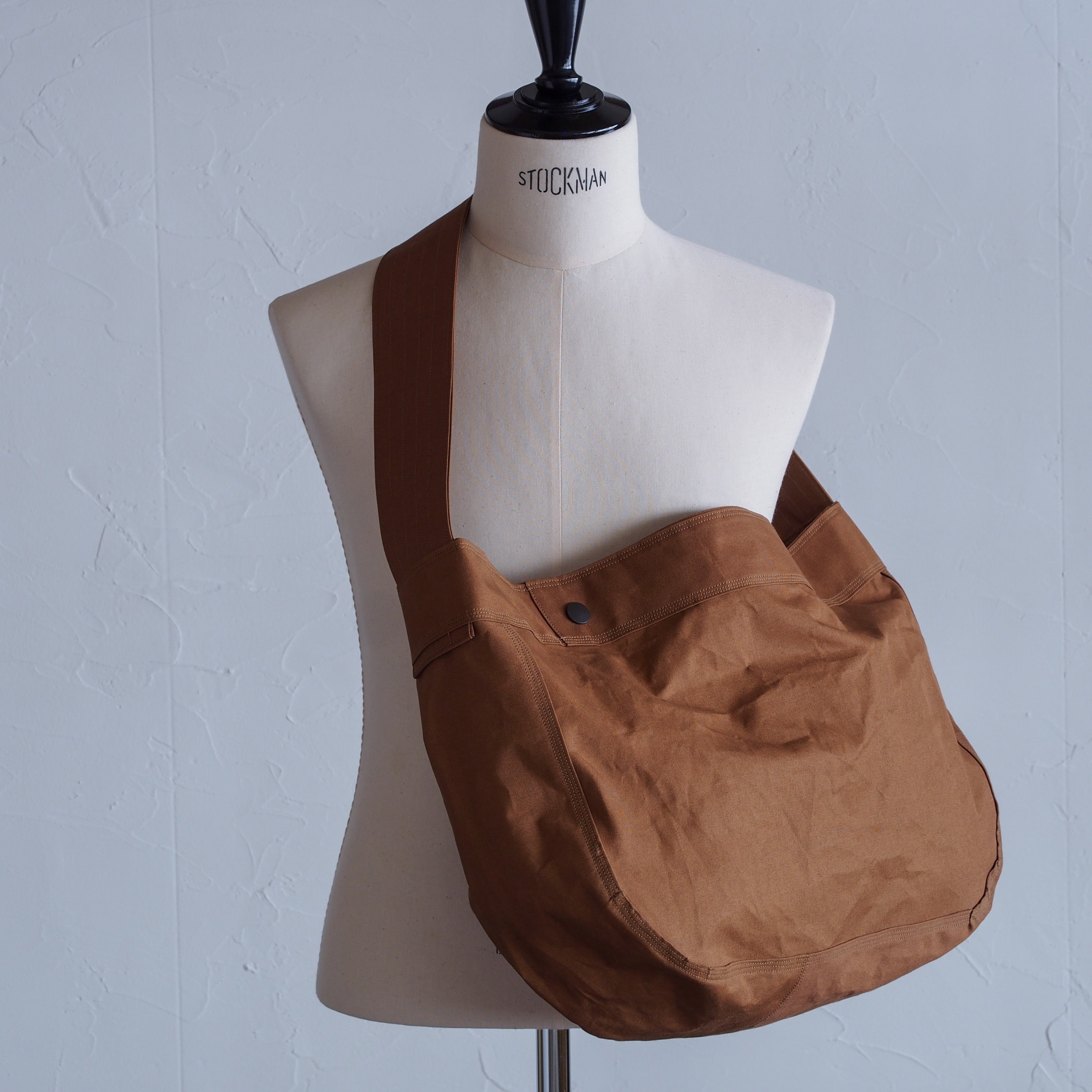 NORA BAG~type newspaper~duck fabric