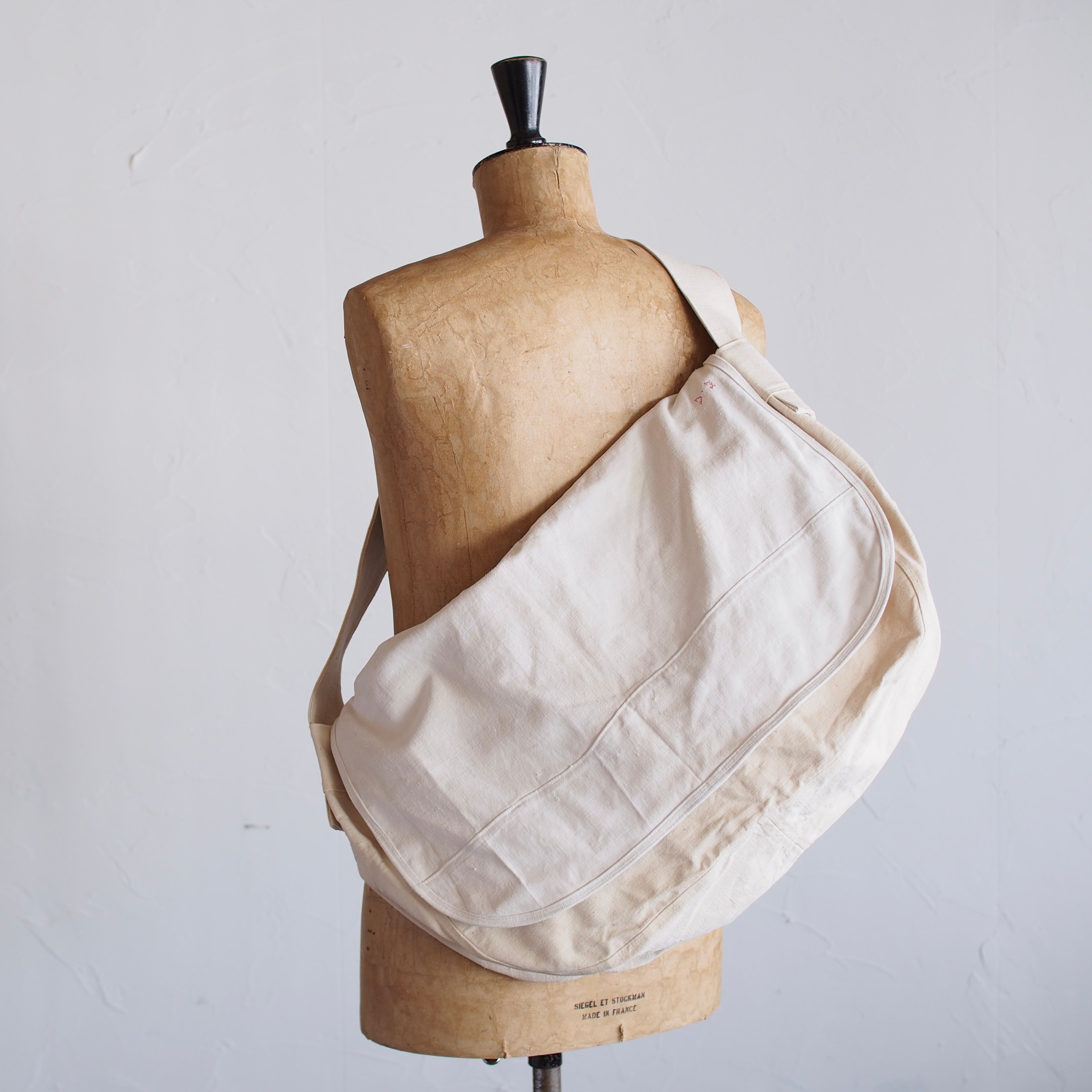 NORA BAG~type newspaper~french old linen fabric
