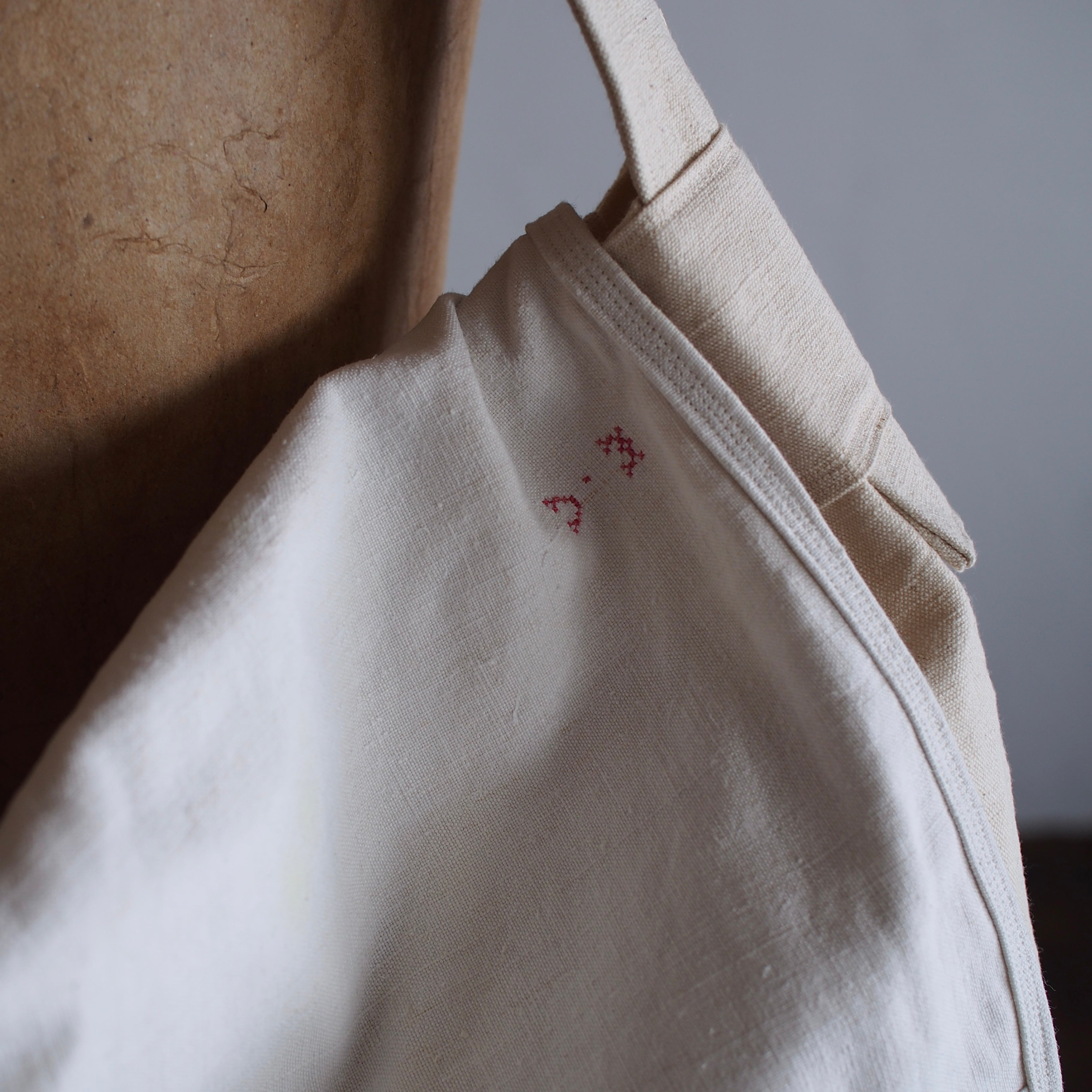 NORA BAG~type newspaper~french old linen fabric