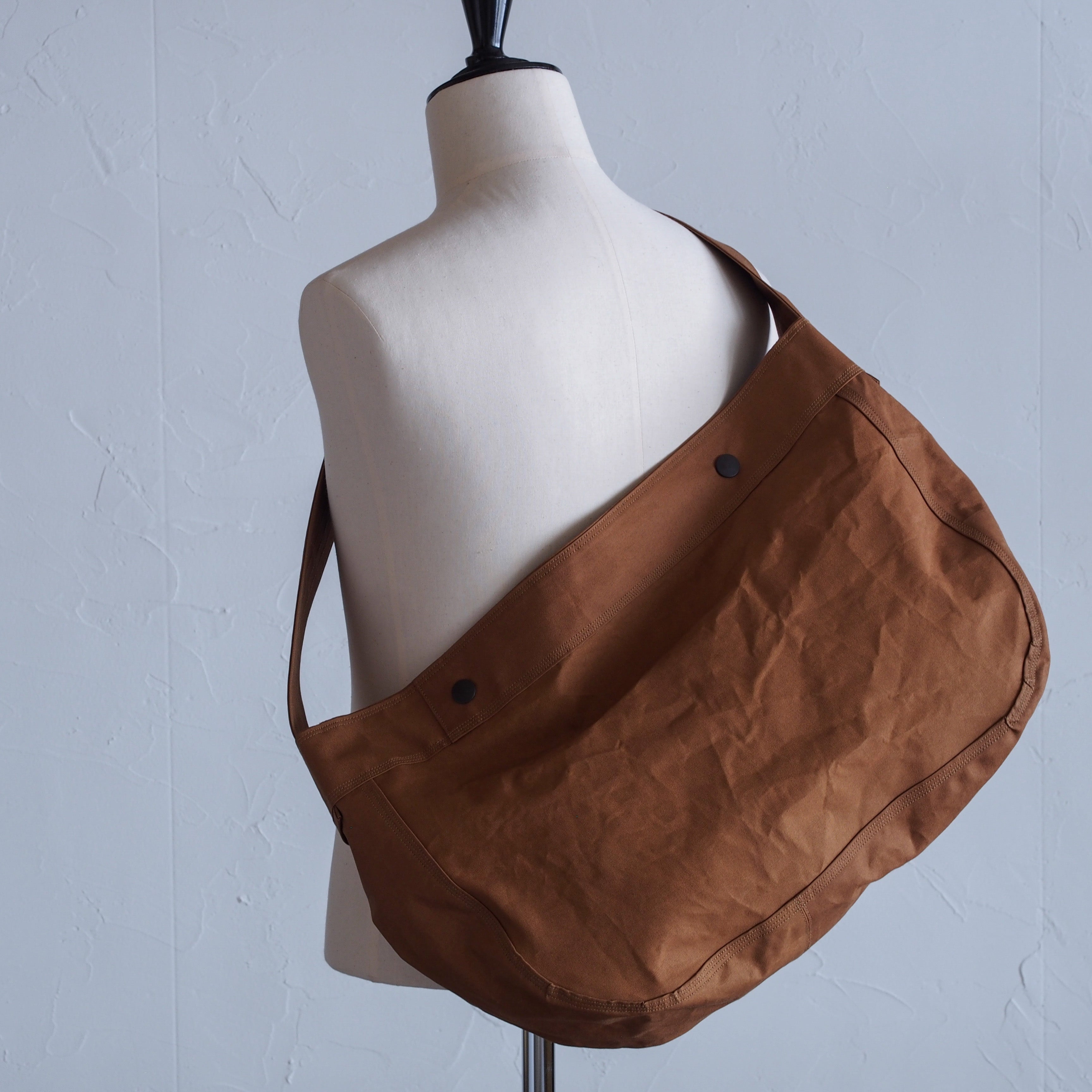 NORA BAG~type newspaper~duck fabric
